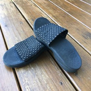Women’s Vionic Sandals